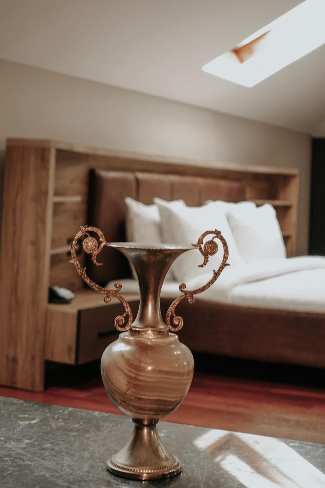Residenza Monun Boutique Hotel Tiranë Ngoại thất bức ảnh