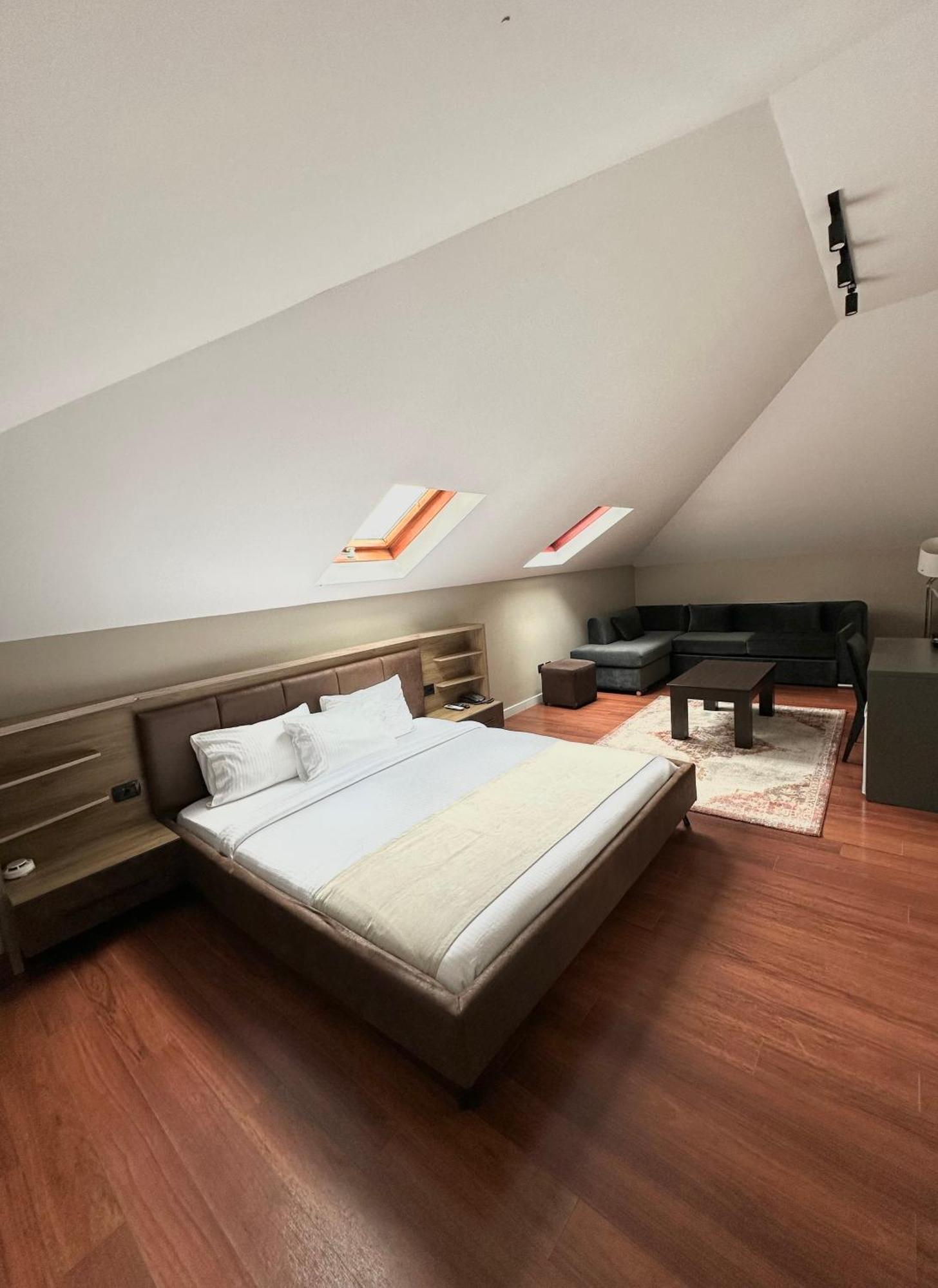 Residenza Monun Boutique Hotel Tiranë Ngoại thất bức ảnh