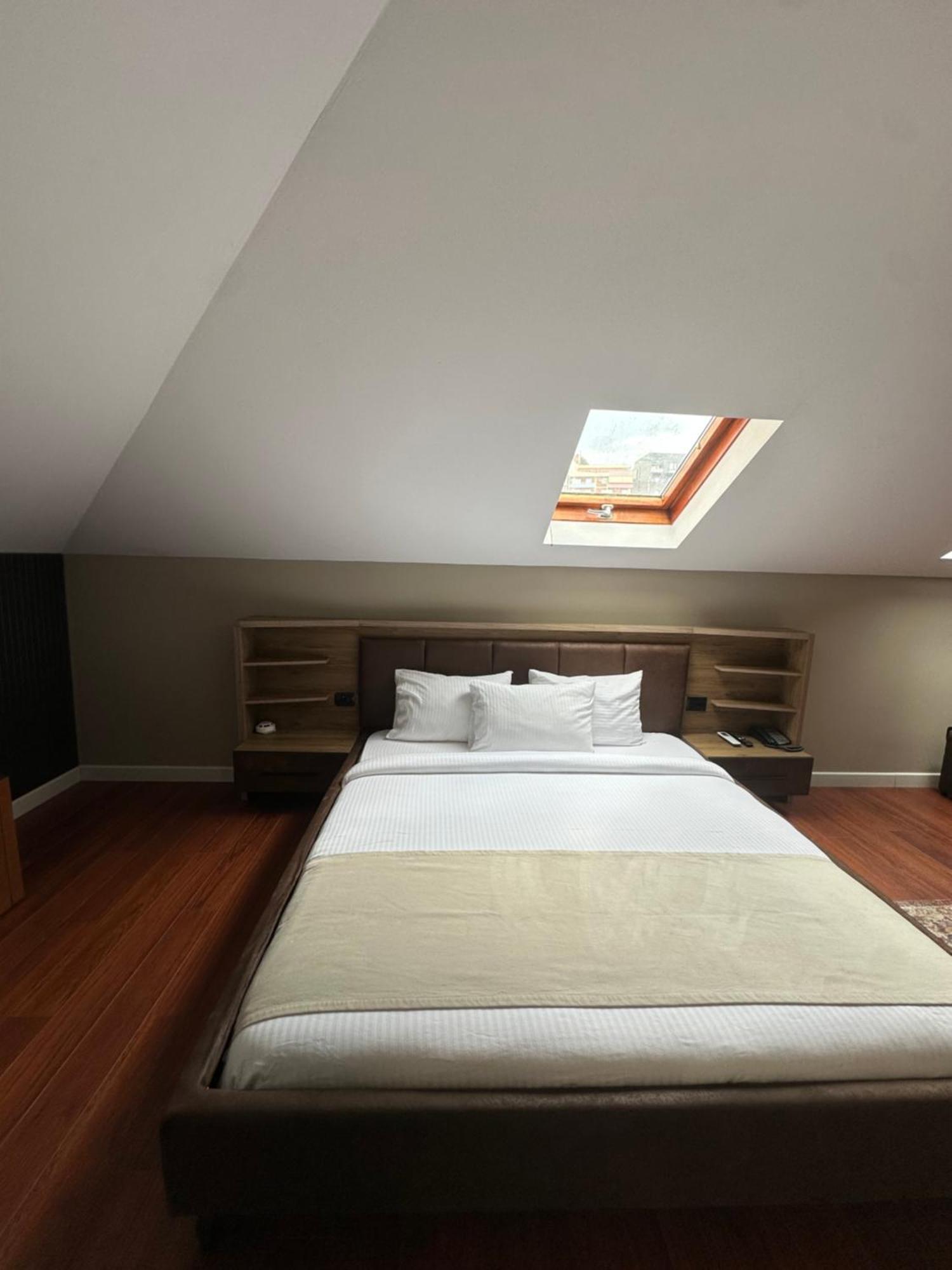 Residenza Monun Boutique Hotel Tiranë Ngoại thất bức ảnh
